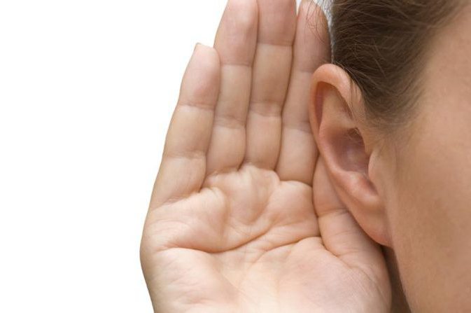 как шевелить ушами