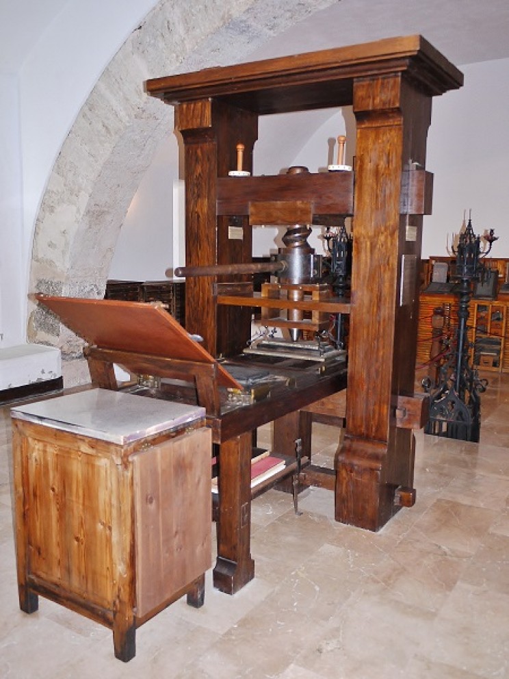 Printing press replica