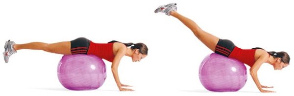 Во время выполнения упражнения спина и ноги должны оставаться прямыми